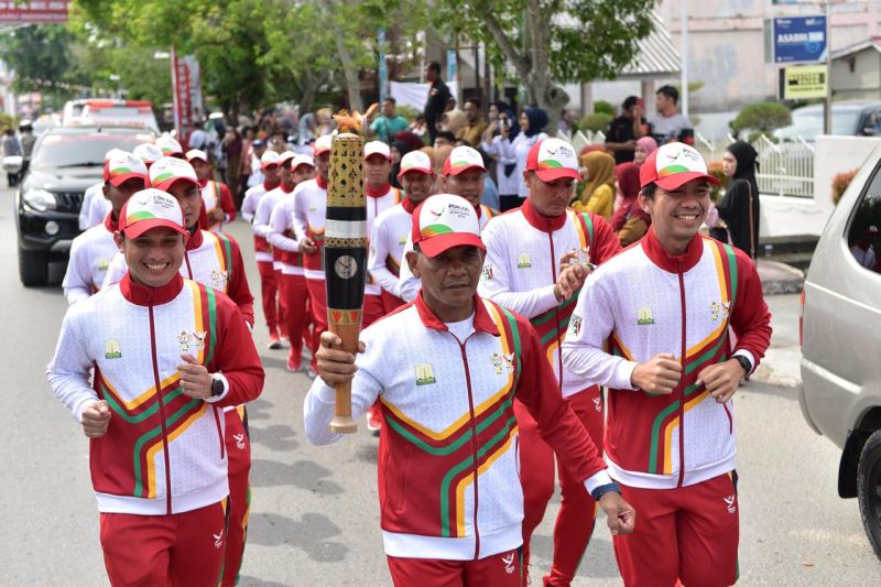 Kirab api PON Aceh-Sumut lintasi 15 daerah dalam tujuh hari Kirab api PON Aceh-Sumut lintasi 15 daerah dalam tujuh hari