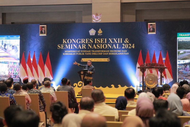 ISEI: Ekonomi RI 10 tahun terakhir termasuk yang terbaik di dunia ISEI: Ekonomi RI 10 tahun terakhir termasuk yang terbaik di dunia