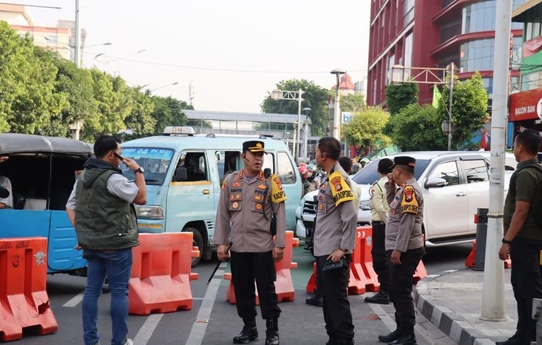 Polisi kerahkan 1.239 personel amankan penetapan paslon di KPU DKI Polisi kerahkan 1.239 personel amankan penetapan paslon di KPU DKI