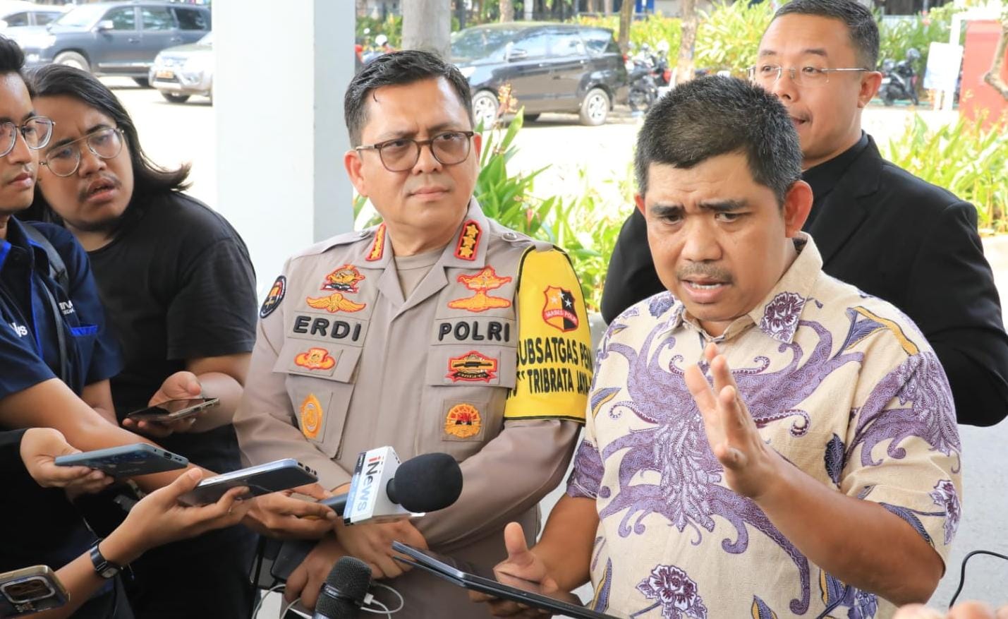 Densus 88 tangkap tujuh orang yang ancam teror kunjungan Paus Fransiskus Densus 88 tangkap tujuh orang yang ancam teror kunjungan Paus Fransiskus
