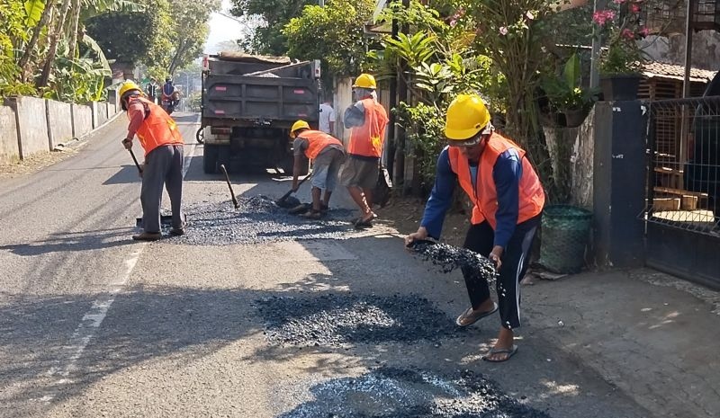 Pemkab Kudus perbaiki jalan menuju objek wisata Rahtawu Kudus