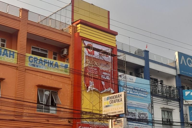 Polisi selidiki kasus kecelakaan kerja yang menimpa pemasang banner Polisi selidiki kasus kecelakaan kerja yang menimpa pemasang banner