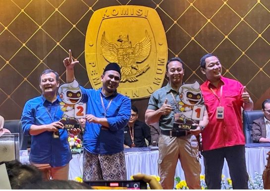 Andika-Hendra nomor urut 1, A Luthfi-Taj Yasin nomor urut 2 Andika-Hendra nomor urut 1, A Luthfi-Taj Yasin nomor urut 2