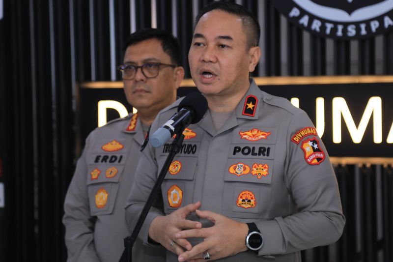 Polri tegaskan tidak menoleransi segala bentuk premanisme dan anarkis Polri tegaskan tidak menoleransi segala bentuk premanisme dan anarkis