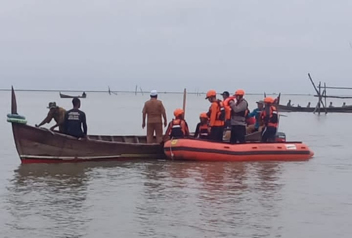 Tim SAR, BPBD Langkat dan warga sisir perairan Jaring Halus cari korban tenggelam Tim SAR, BPBD Langkat dan warga sisir perairan Jaring Halus cari korban tenggelam
