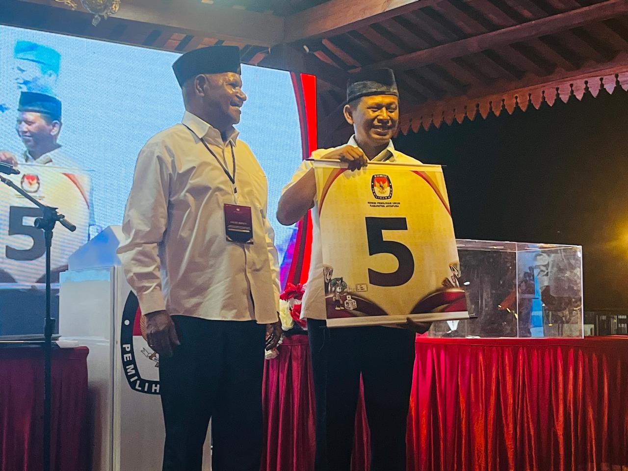 KPU Kabupaten Jayapura tetapkan nomor urut paslon Pilkada 2024 KPU Kabupaten Jayapura tetapkan nomor urut paslon Pilkada 2024