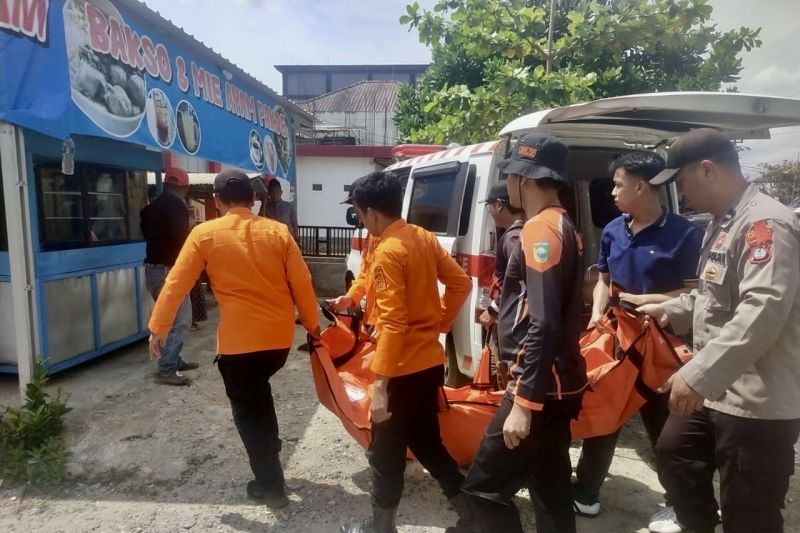 Tim SAR evakuasi bocah tenggelam di eks tambang batu bara di Kalsel