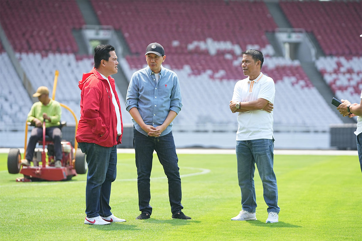 Ketua Umum PSSI Erick Thohir cek kondisi Stadion GBK jelang laga melawan Australia Ketua Umum PSSI Erick Thohir cek kondisi Stadion GBK jelang laga melawan Australia