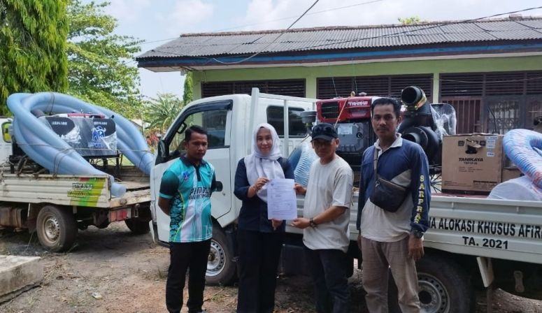 Kementan bantu pompa air atasi kekeringan petani di Bangka Selatan Kementan bantu pompa air atasi kekeringan petani di Bangka Selatan