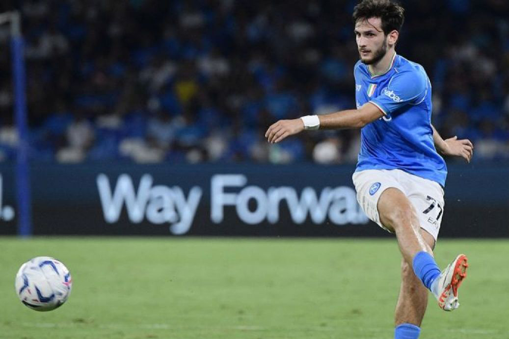 Napoli berhasil puncaki klasemen sementara Serie A Napoli berhasil puncaki klasemen sementara Serie A