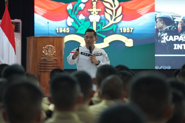 Menteri ATR/BPN AHY bekali Taruna Akademi Militer