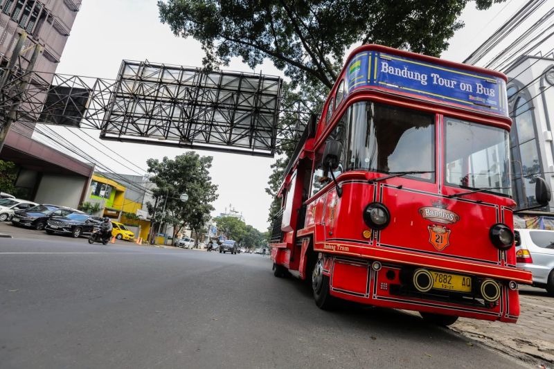 Pemkot gratiskan 300 tiket Bus Bandros selama Bandung Great Sale 2024 Pemkot gratiskan 300 tiket Bus Bandros selama Bandung Great Sale 2024