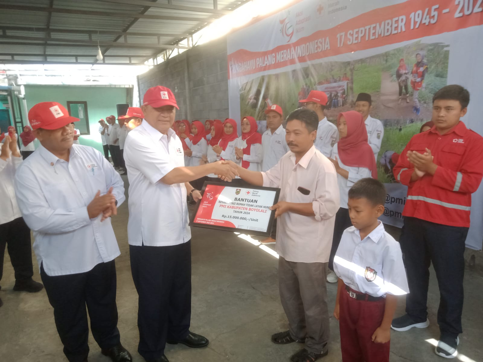 Rayakan HUT ke-79, PMI bantu air bersih hingga sosialisasi tanggap bencana Rayakan HUT ke-79, PMI bantu air bersih hingga sosialisasi tanggap bencana