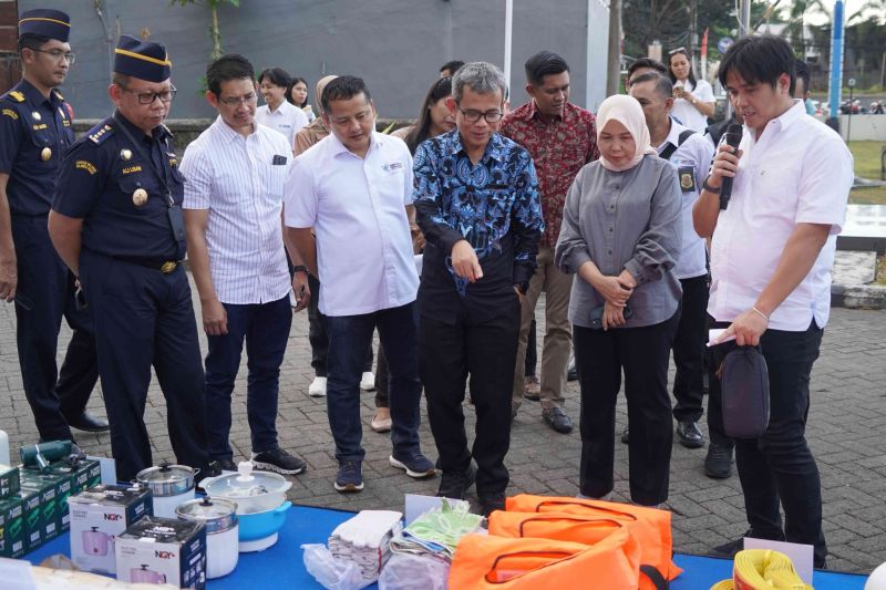 PKTN temukan barang impor ilegal senilai Rp1,33 miliar di Makassar PKTN temukan barang impor ilegal senilai Rp1,33 miliar di Makassar