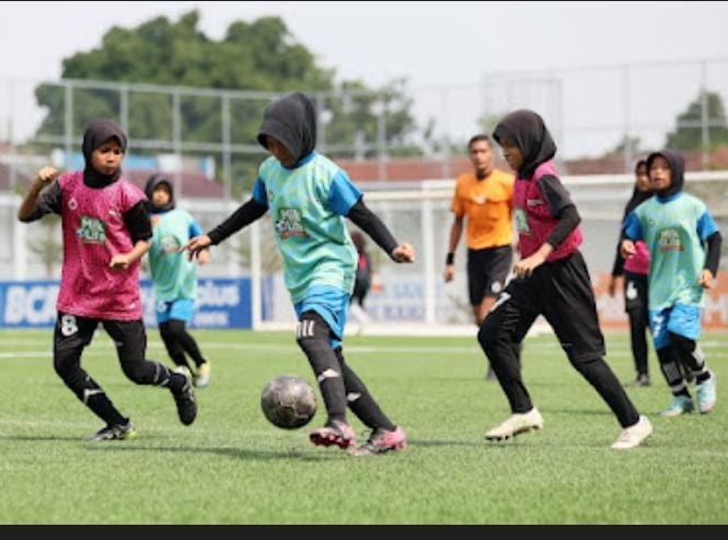 Ribuan pelajar ikuti kompetisi sepakbola putri MilkLife Soccer Challenge-Kudus Series 3 2024 Ribuan pelajar ikuti kompetisi sepakbola putri MilkLife Soccer Challenge-Kudus Series 3 2024