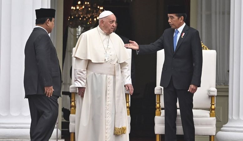 Jokowi soroti kunjungan Sri Paus ke RI jadi penerbangan terpanjangnya Jokowi soroti kunjungan Sri Paus ke RI jadi penerbangan terpanjangnya