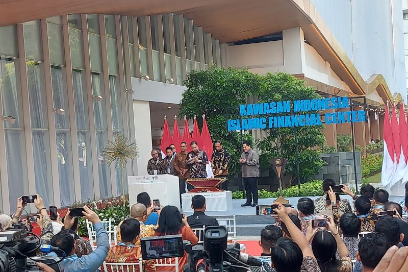 Presiden Jokowi resmikan Kawasan Indonesia Islamic Financial Center Presiden Jokowi resmikan Kawasan Indonesia Islamic Financial Center