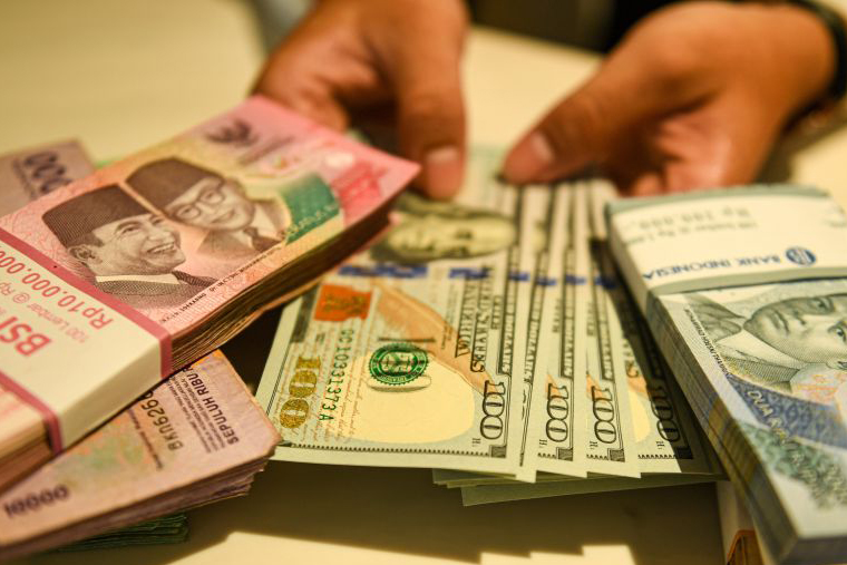Rupiah Kamis pagi melemah 23 poin menjadi Rp15.425 per dolar AS Rupiah Kamis pagi melemah 23 poin menjadi Rp15.425 per dolar AS