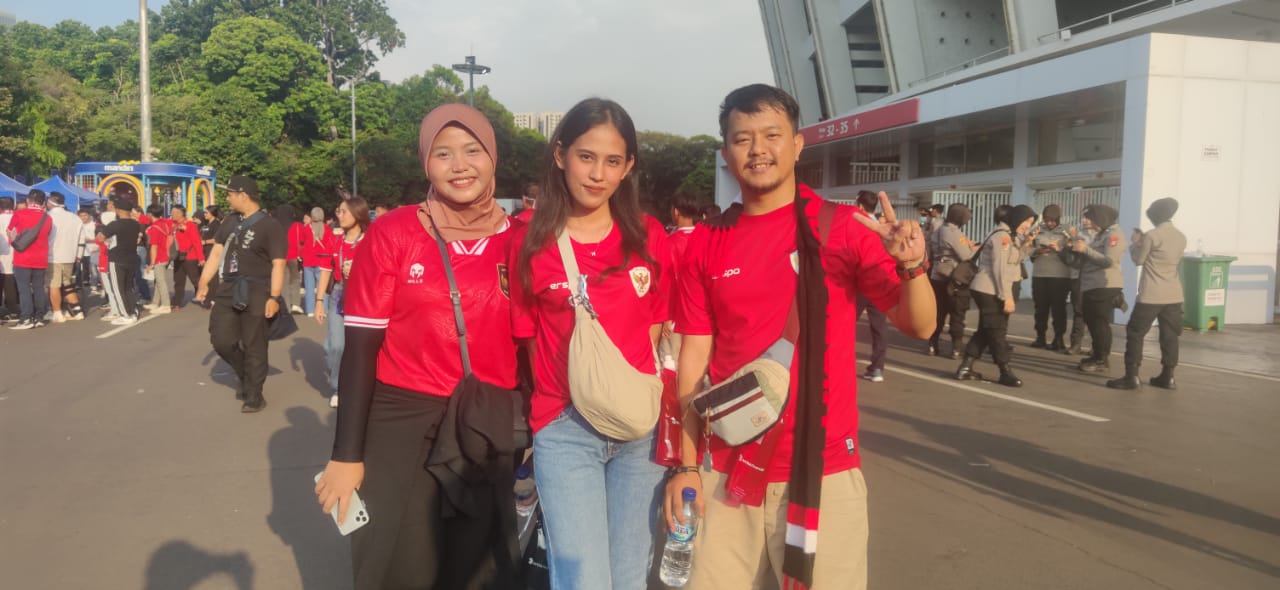 Pendukung optimistis Timnas menang lawan Australia Pendukung optimistis Timnas menang lawan Australia