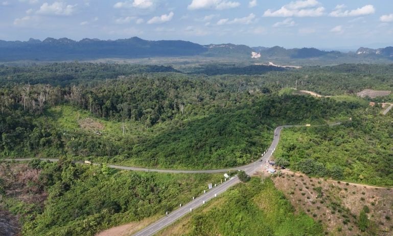 Menjajal rute baru Banjarbaru-Tanbu di antara Pegunungan Meratus Menjajal rute baru Banjarbaru-Tanbu di antara Pegunungan Meratus