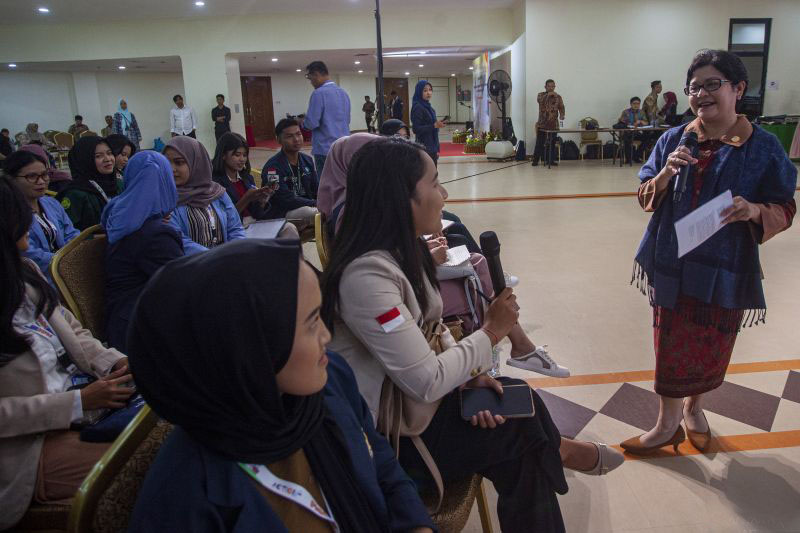 Tren fashion anak muda dipengaruhi perilaku imitasi