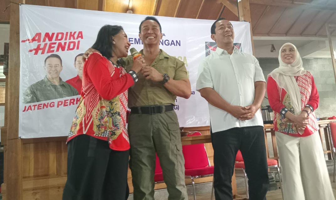 Ratusan mantan kepala desa se-Jateng dukung paslon Andika Hendi penuh romantika Ratusan mantan kepala desa se-Jateng dukung paslon Andika Hendi penuh romantika