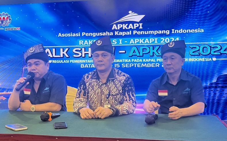 Kemenhub tegaskan terus melakukan pengawasan keselamatan kapal Kemenhub tegaskan terus melakukan pengawasan keselamatan kapal