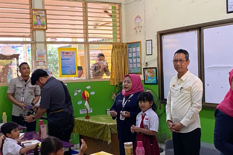 DKI kembali uji coba makan bergizi untuk murid SD di Jakarta DKI kembali uji coba makan bergizi untuk murid SD di Jakarta