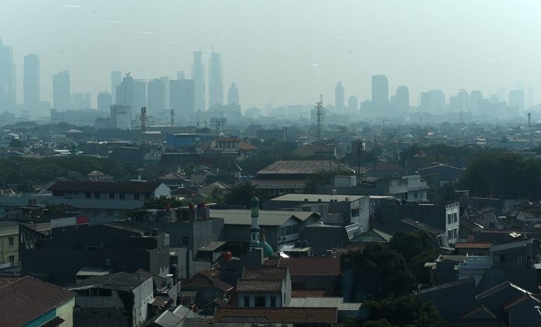 Kualitas udara Jakarta terburuk kedua dunia, warga diimbau bermasker