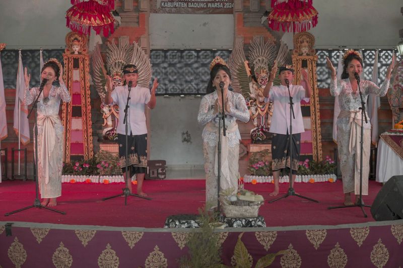Disbud Badung lestarikan seni tradisi Bali melali Utsawa Dharma Gita Disbud Badung lestarikan seni tradisi Bali melali Utsawa Dharma Gita