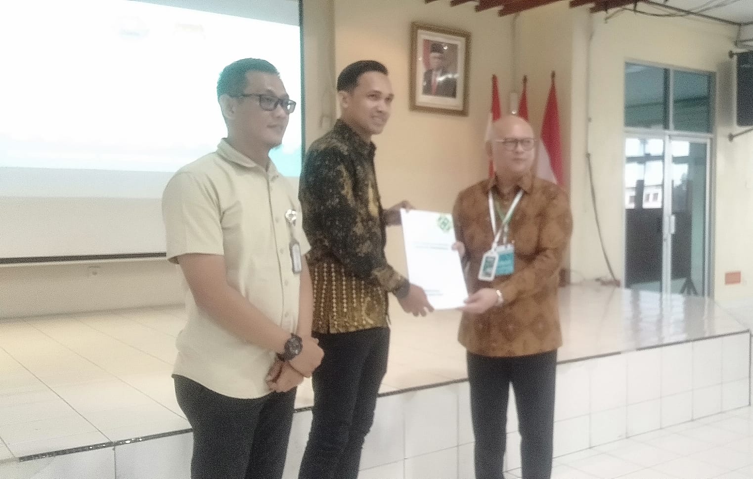 Tak semua KPU daerah hadir untuk terima berkas pemeriksaan kesehatan paslon Tak semua KPU daerah hadir untuk terima berkas pemeriksaan kesehatan paslon