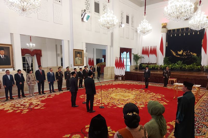 Presiden Jokowi lantik Gus Ipul jadi Menteri Sosial Presiden Jokowi lantik Gus Ipul jadi Menteri Sosial