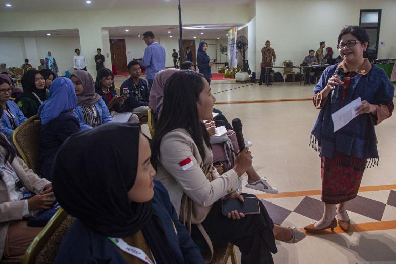 Tren busana anak muda dipengaruhi perilaku imitasi