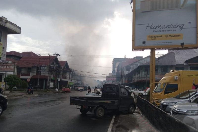 Dua kebakaran di Samarinda terjadi saat hujan Dua kebakaran di Samarinda terjadi saat hujan