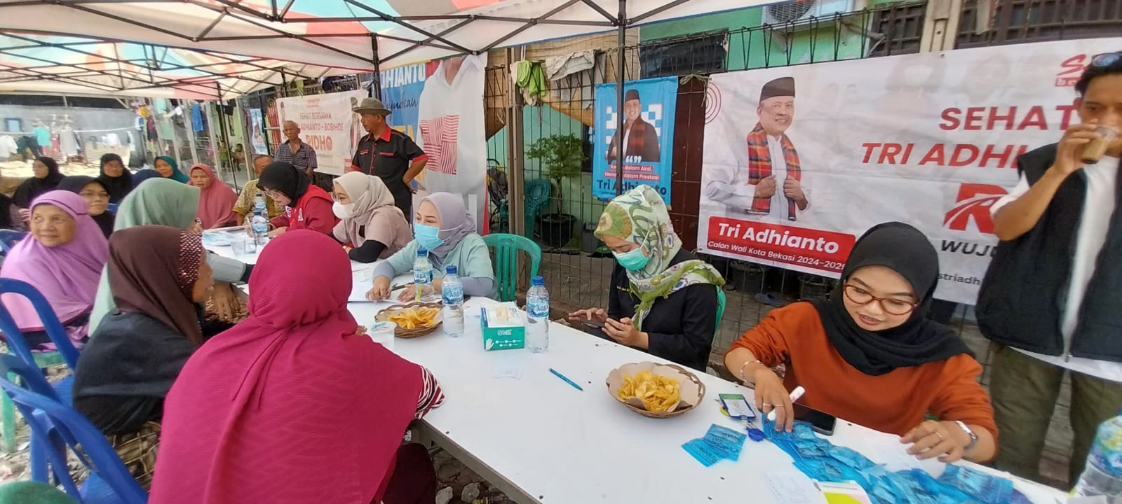 Relawan B3STRI gelar pelayanan kesehatan perdana di Bojong Menteng