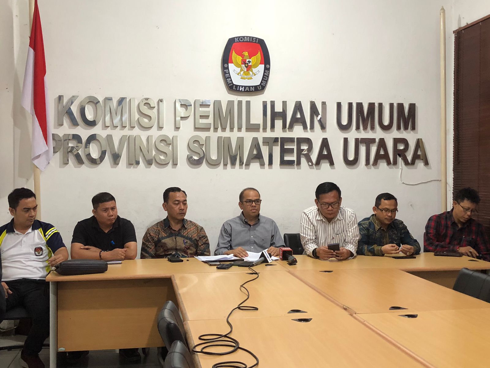 KPU tetapkan dua paslon gubernur dan wakil guburnur Sumut KPU tetapkan dua paslon gubernur dan wakil guburnur Sumut