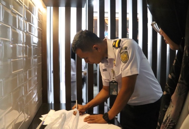 PT KAI Divre II Sumatera Barat menggelar tes narkoba bagi awak sarana perkeretaapian PT KAI Divre II Sumatera Barat menggelar tes narkoba bagi awak sarana perkeretaapian