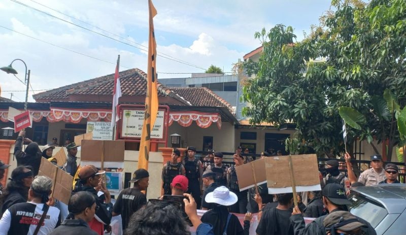 Bawaslu Sukoharjo tolak permohonan soal syarat pasangan independen 