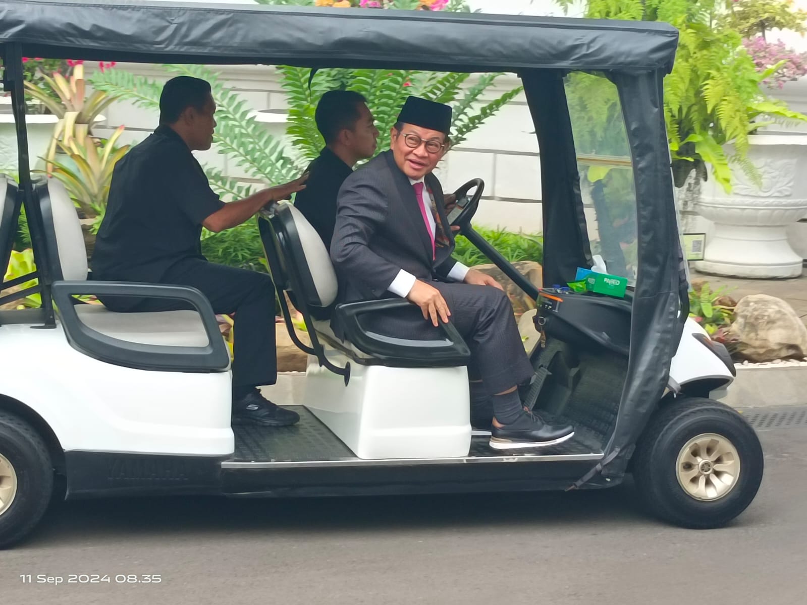 Pramono Anung ajukan surat pengunduran diri sebagai sekretaris kabinet: saya masih siapkan terkait sidang kabinet di IKN, Jumat mendatang Pramono Anung ajukan surat pengunduran diri sebagai sekretaris kabinet: saya masih siapkan terkait sidang kabinet di IKN, Jumat mendatang