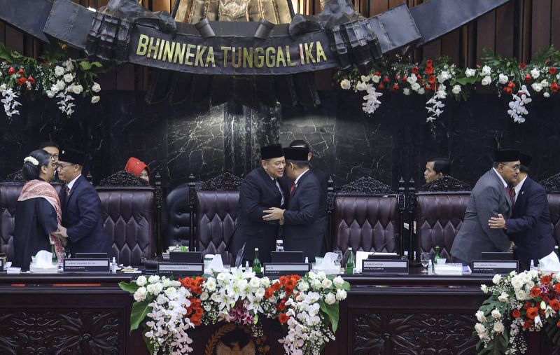 Ketua MPR rinci dua putusan yang disahkan pada Sidang Paripurna Akhir Ketua MPR rinci dua putusan yang disahkan pada Sidang Paripurna Akhir