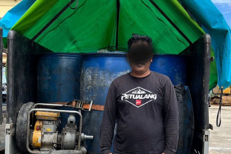 Penyelundup BBM subsidi di Kapuas Hulu terancam enam tahun penjara Penyelundup BBM subsidi di Kapuas Hulu terancam enam tahun penjara