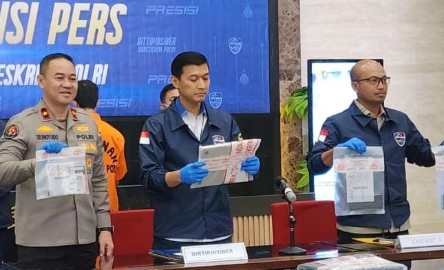 Polisi dalami kasus peretasan yang menjerat guru SD Polisi dalami kasus peretasan yang menjerat guru SD