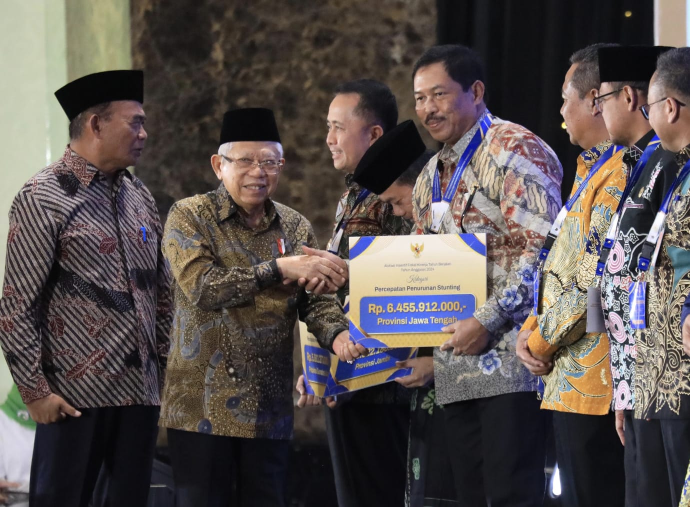 Sukses turunkan stunting, Pemprov Jateng raih penghargaan insentif fiskal Rp6,45 miliar Sukses turunkan stunting, Pemprov Jateng raih penghargaan insentif fiskal Rp6,45 miliar