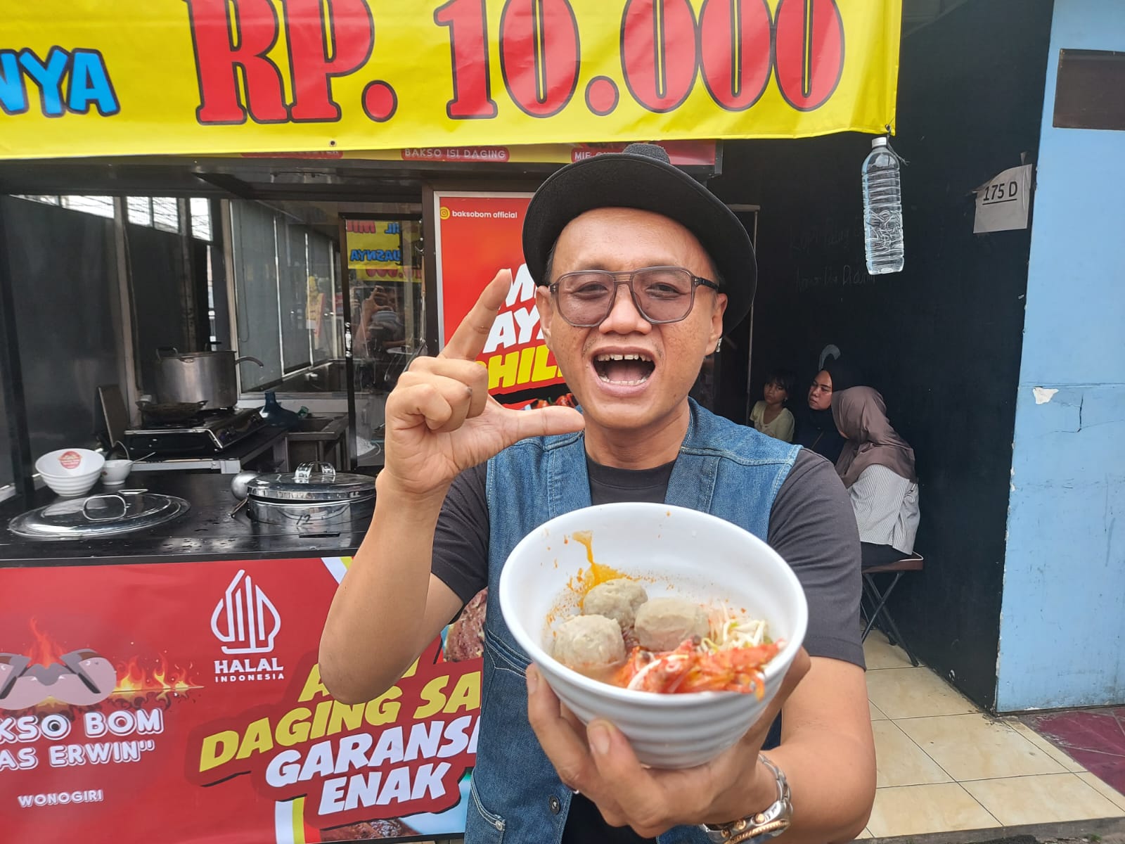 Anda bernama Joko dan Mulyono gratis makan bakso di Bakso Bom Mas Erwin Anda bernama Joko dan Mulyono gratis makan bakso di Bakso Bom Mas Erwin