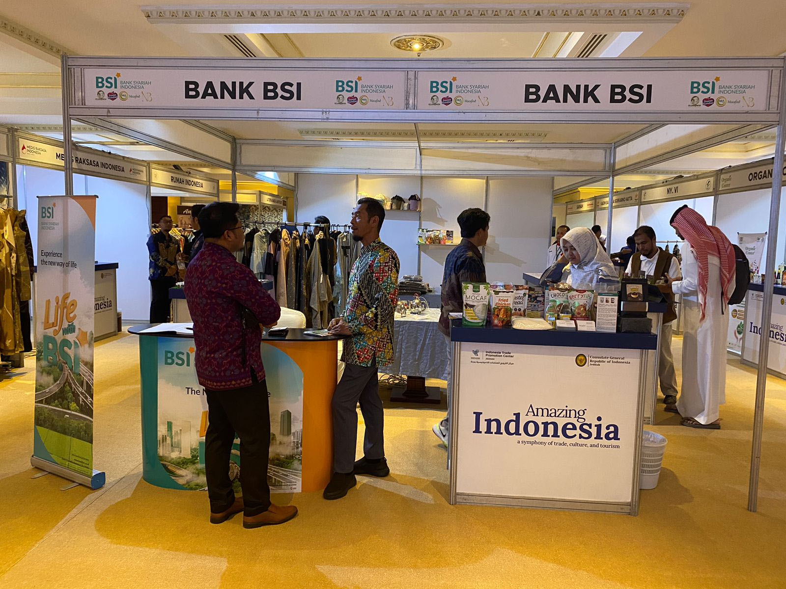 Dukung UMKM go global, BSI berangkatkan 5 UMKM binaan ke Arab Saudi