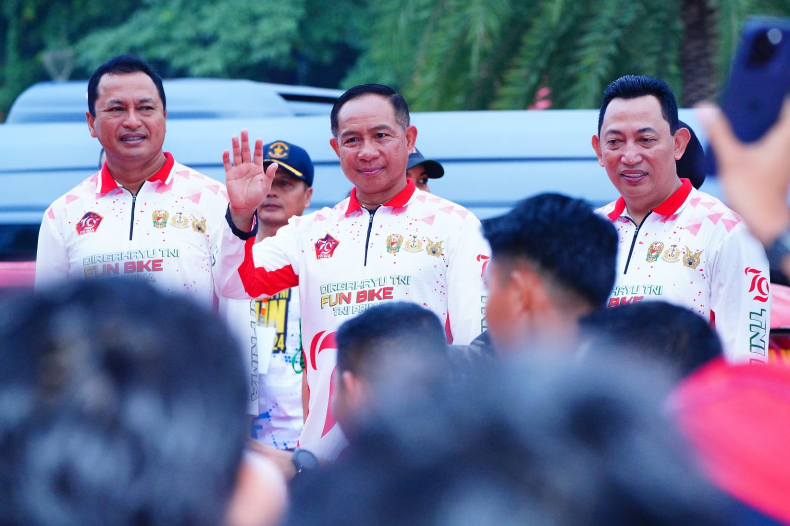 Ribuan masyarakat antusias ikuti Panglima TNI Run 2024 di Monas Ribuan masyarakat antusias ikuti Panglima TNI Run 2024 di Monas