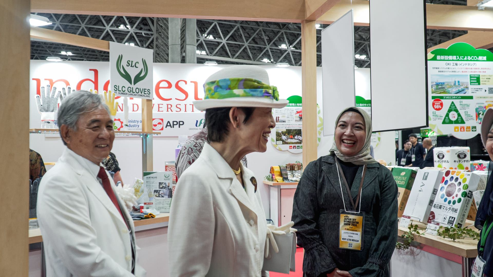 Putri Takamado sambangi Paviliun Indonesia di Pameran the 60th Japan DIY Home Centre Show Putri Takamado sambangi Paviliun Indonesia di Pameran the 60th Japan DIY Home Centre Show