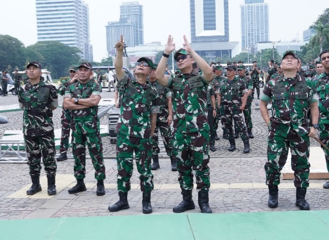 Kasum TNI tinjau kesiapan HUT Ke-79 TNI Tahun 2024 dan Pesta Rakyat di Monas Kasum TNI tinjau kesiapan HUT Ke-79 TNI Tahun 2024 dan Pesta Rakyat di Monas