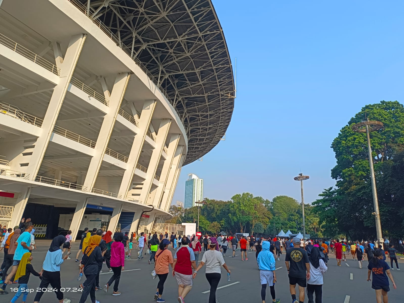 Mengisi hari libur dengan berolahraga di GBK Jakarta Mengisi hari libur dengan berolahraga di GBK Jakarta