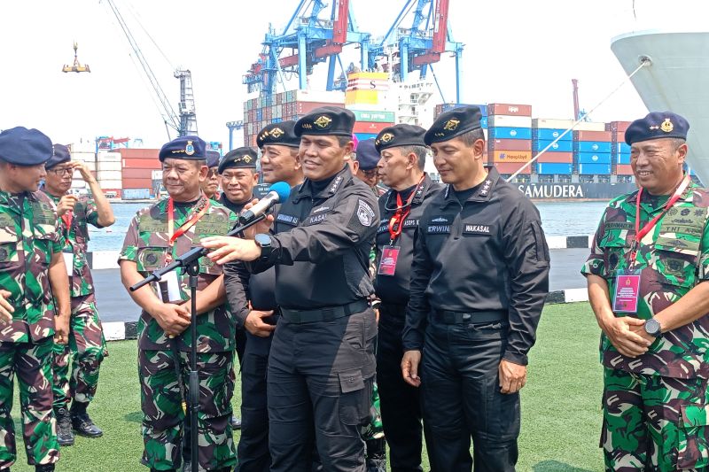 Presiden tekankan pentingnya bangun armada kapal selam di dalam negeri Presiden tekankan pentingnya bangun armada kapal selam di dalam negeri
